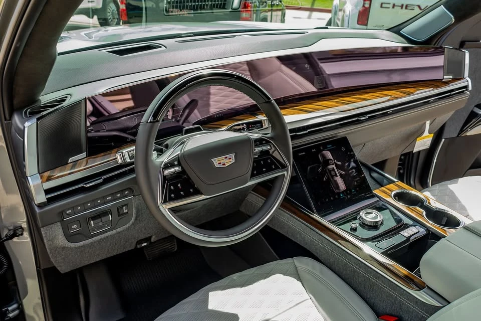 2026 Cadillac Escalade 5th Gen - Image 4 of 16