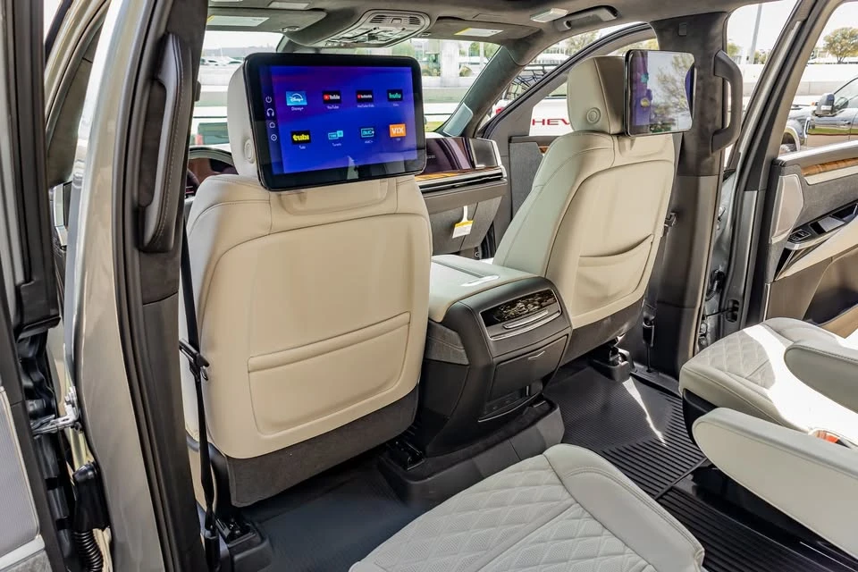 2026 Cadillac Escalade 5th Gen - Image 6 of 16