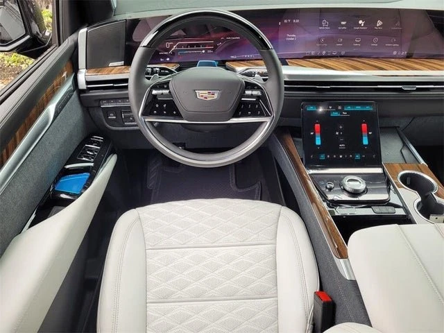 2026 Cadillac Escalade 5th Gen - Image 8 of 12