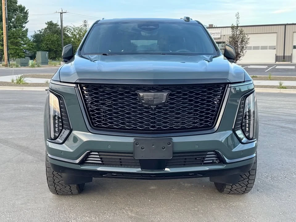 2026 Cadillac Escalade 5th Gen - Image 4 of 13