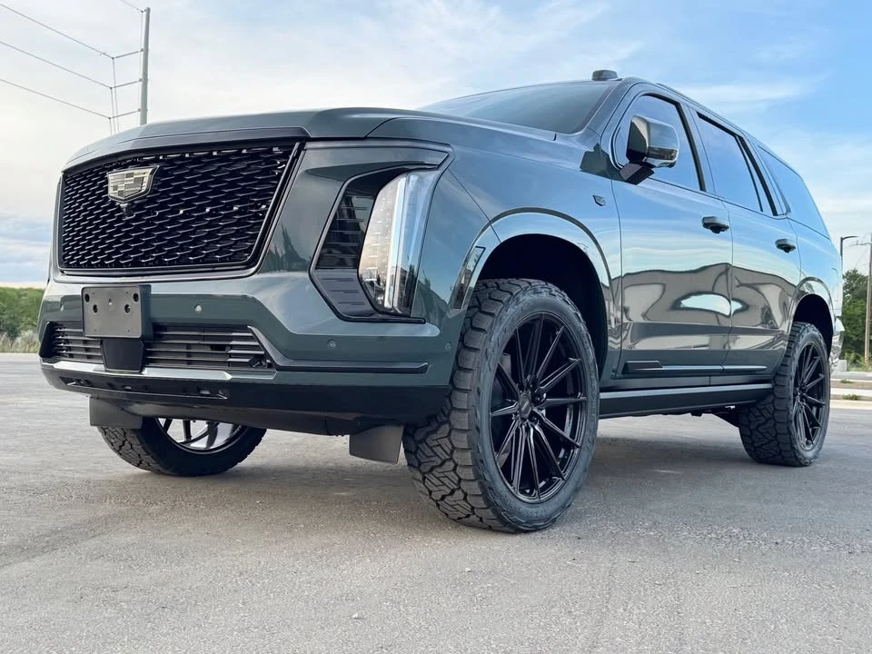 2026 Cadillac Escalade 5th Gen - Image 9 of 13