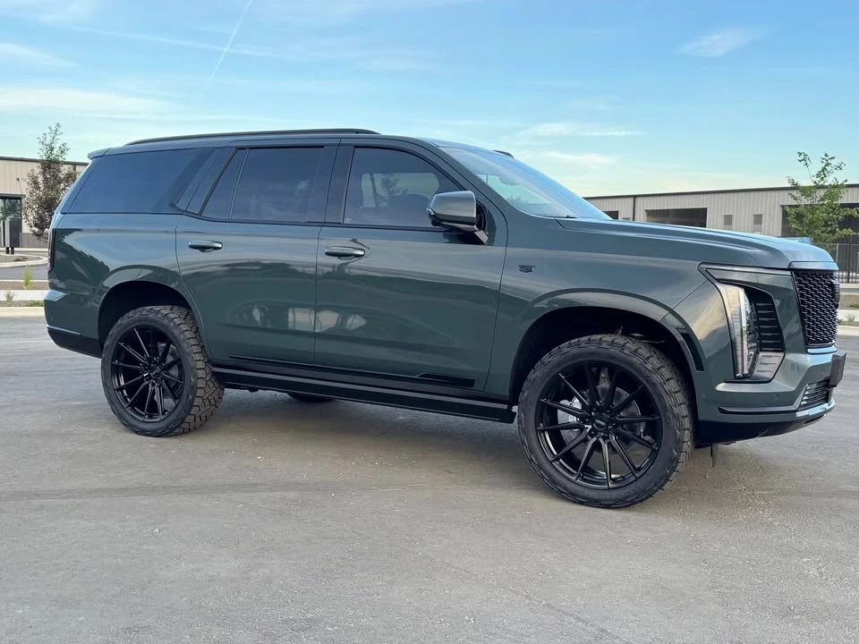 2026 Cadillac Escalade 5th Gen - Image 5 of 13