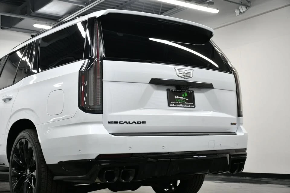 2026 Cadillac Escalade-V 5th Gen - Image 9 of 19