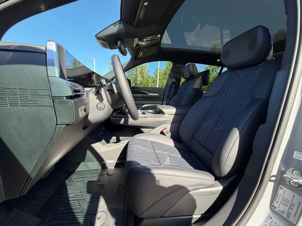 2026 Cadillac Vistiq - Image 4 of 7