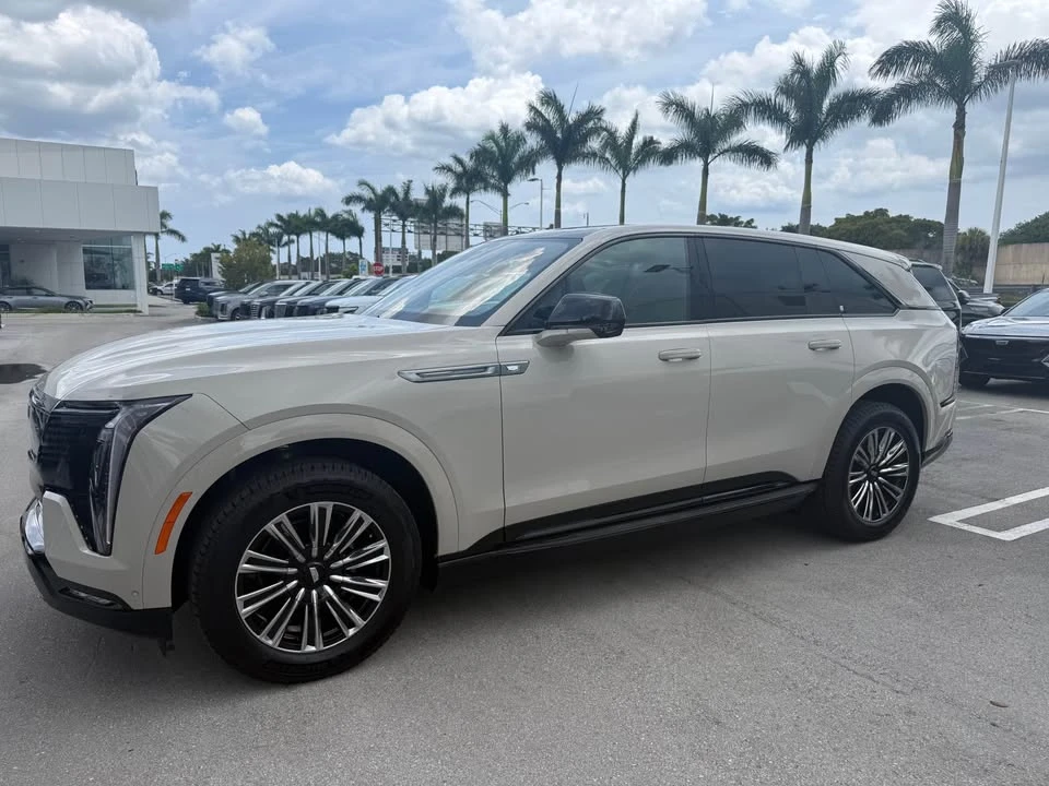 2026 Cadillac Vistiq - Image 4 of 18