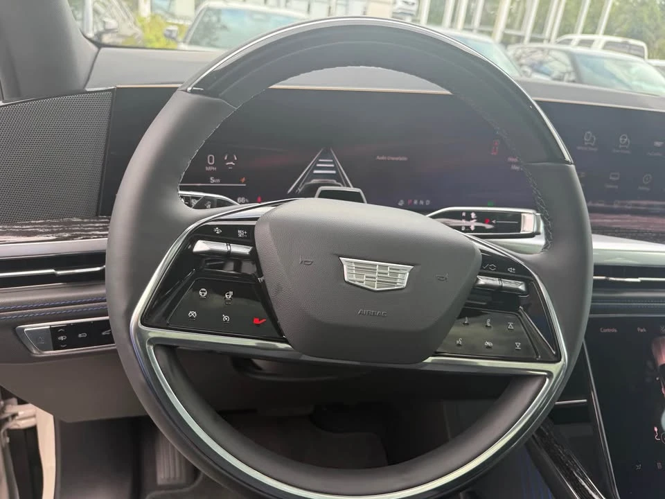 2026 Cadillac Vistiq - Image 14 of 18