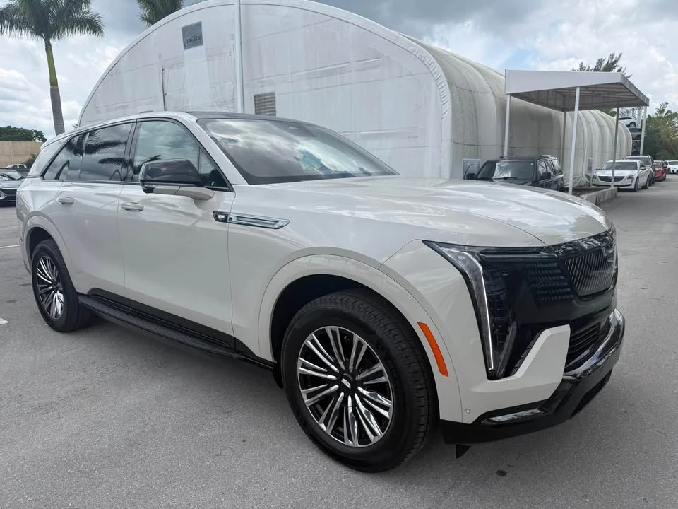 2026 Cadillac Vistiq - Image 3 of 18