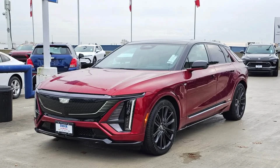 2026 Cadillac Lyriq - Image 2 of 19
