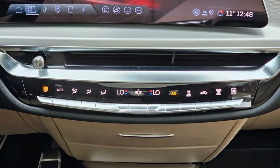 2026 Cadillac Lyriq - Image 13 of 19