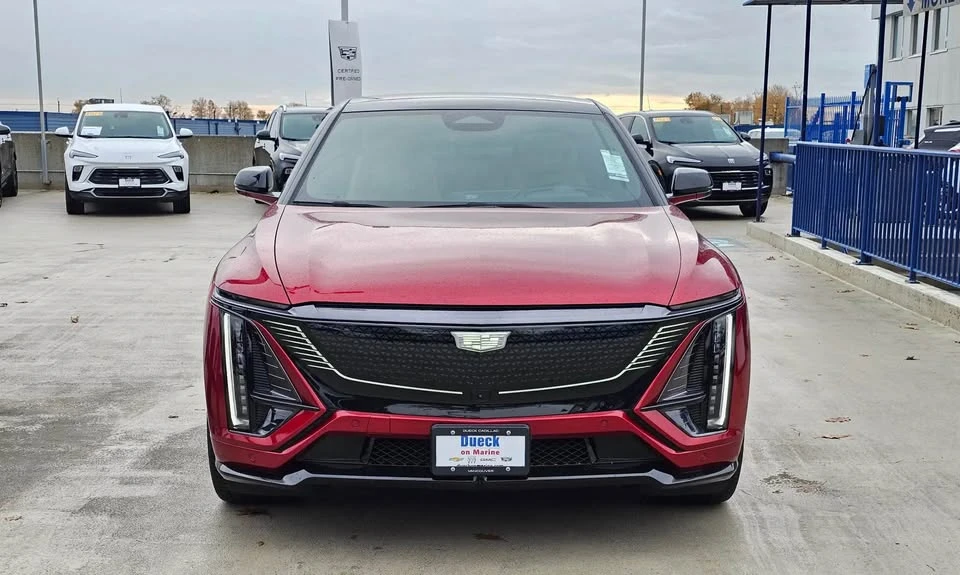 2026 Cadillac Lyriq - Image 3 of 19