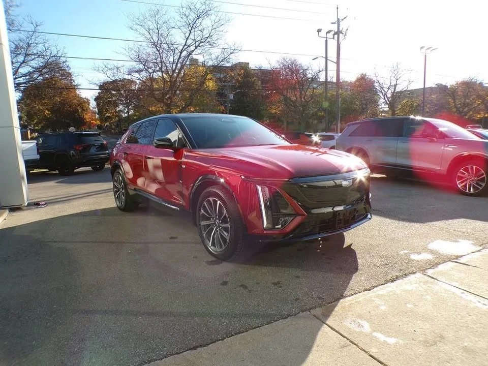 2026 Cadillac Lyriq - Image 3 of 17