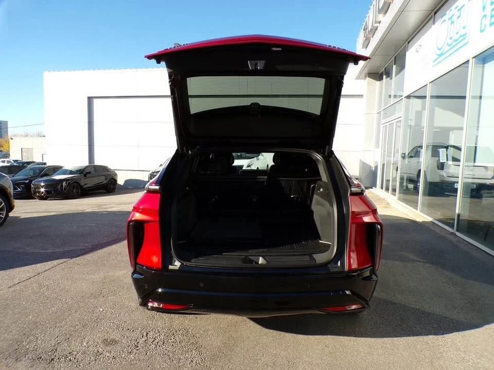 2026 Cadillac Lyriq - Image 10 of 17