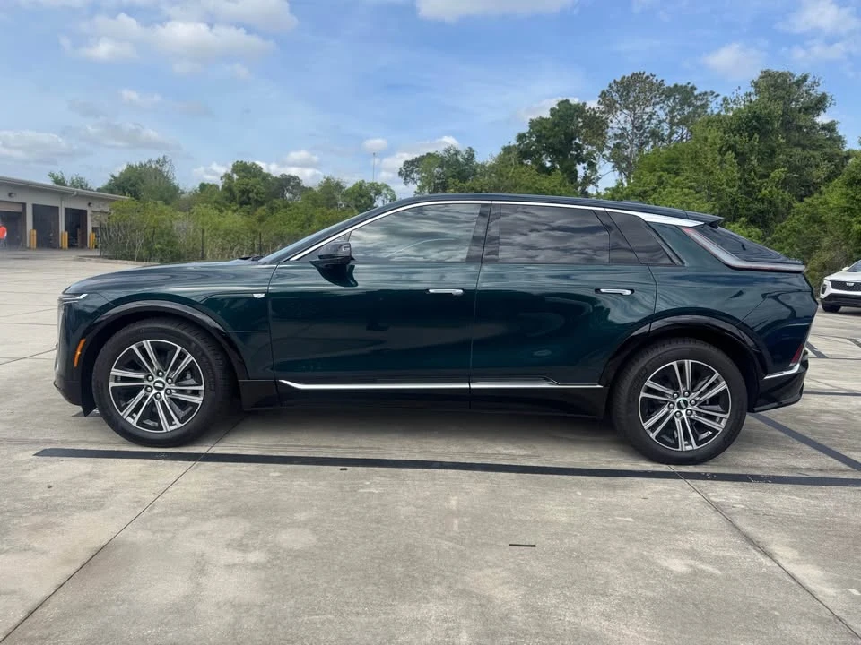 2026 Cadillac Lyriq - Image 2 of 15