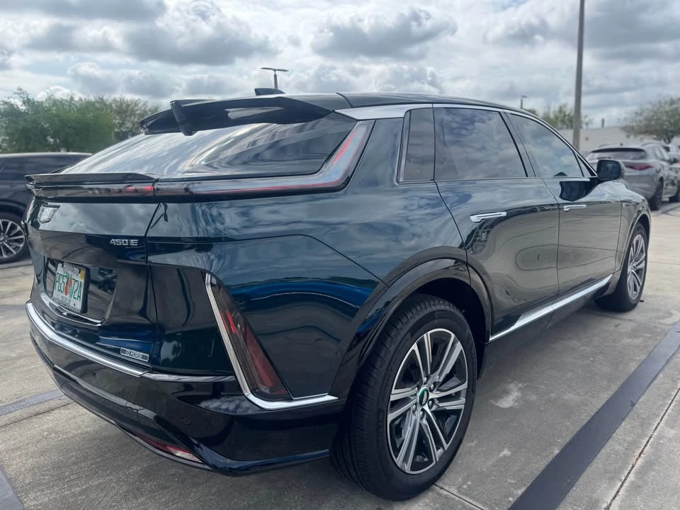 2026 Cadillac Lyriq - Image 5 of 15
