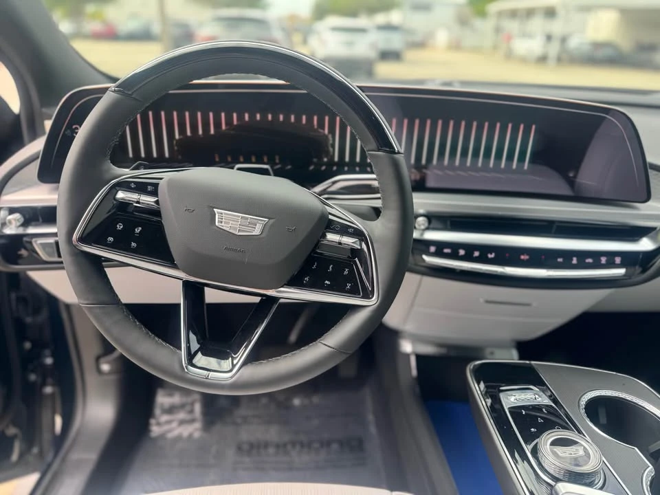 2026 Cadillac Lyriq - Image 13 of 15