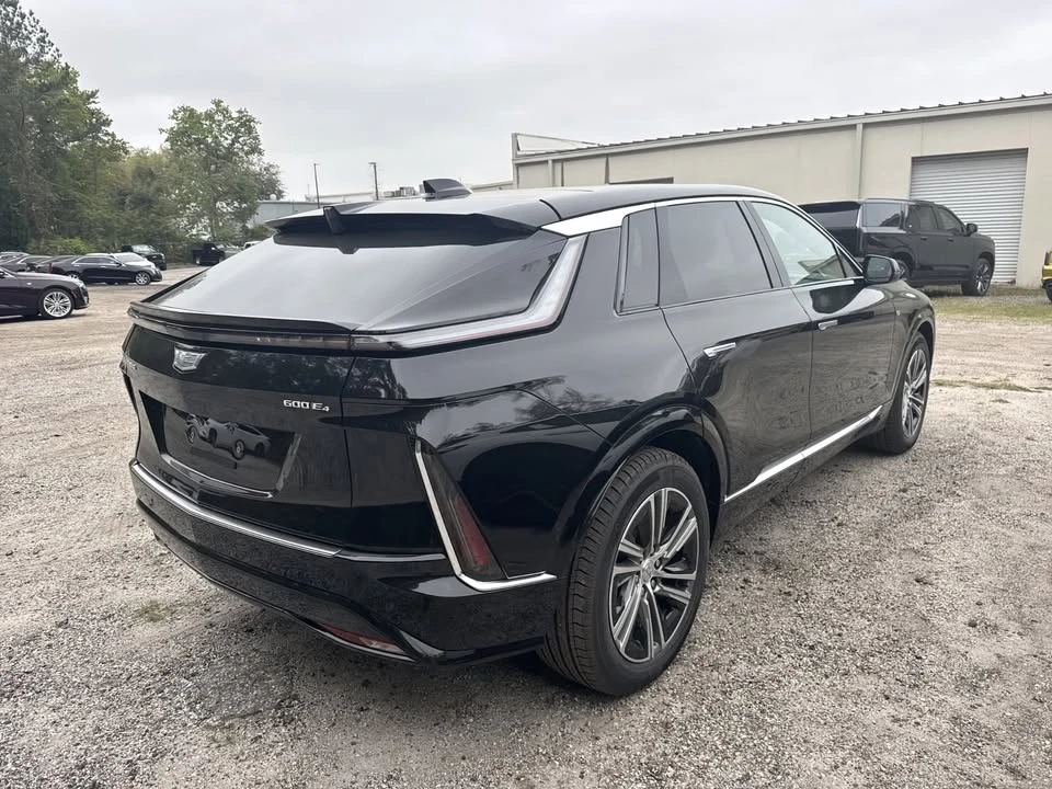 2026 Cadillac Lyriq - Image 3 of 4
