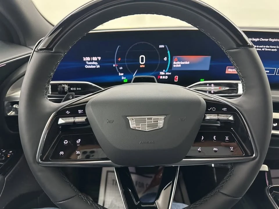 2026 Cadillac Lyriq - Image 9 of 14