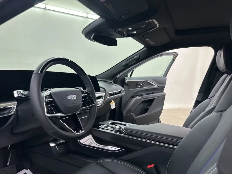 2026 Cadillac Lyriq - Image 8 of 14