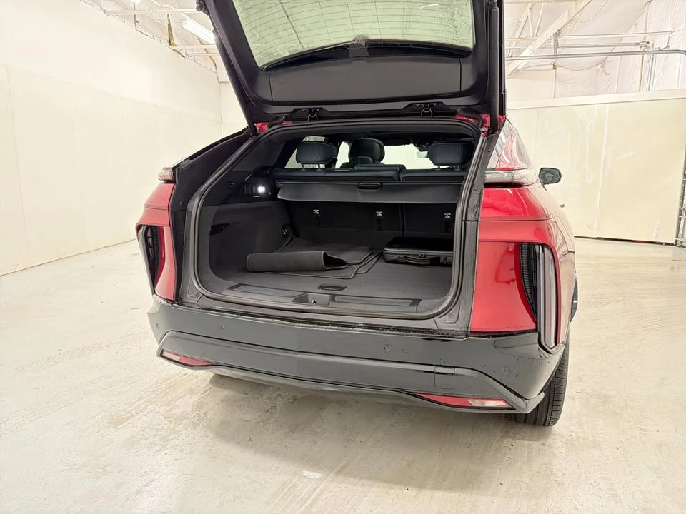 2026 Cadillac Lyriq - Image 5 of 6