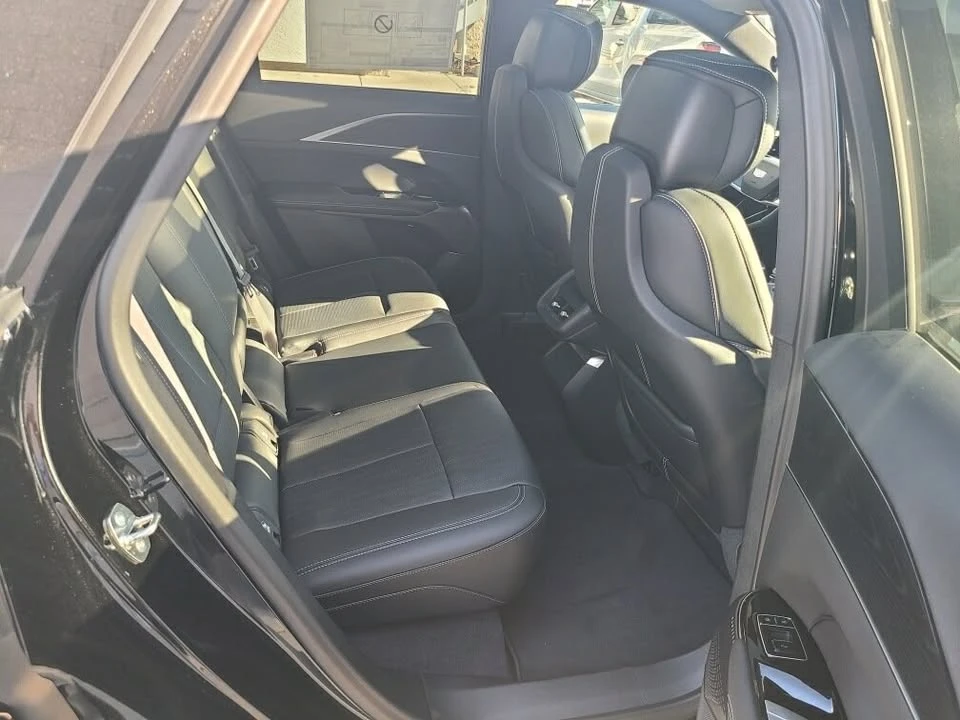 2026 Cadillac Lyriq - Image 9 of 16