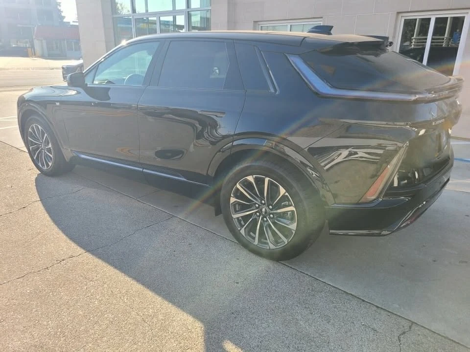 2026 Cadillac Lyriq - Image 3 of 16
