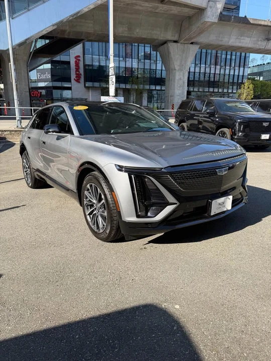 2026 Cadillac Lyriq - Image 3 of 13