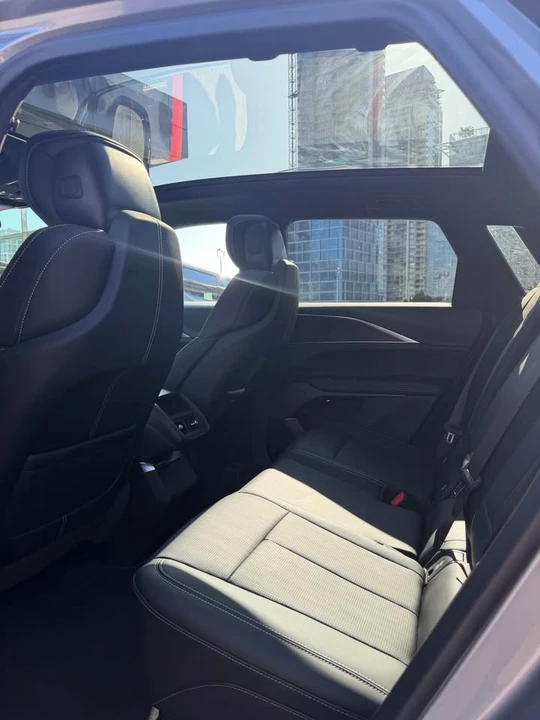 2026 Cadillac Lyriq - Image 7 of 13