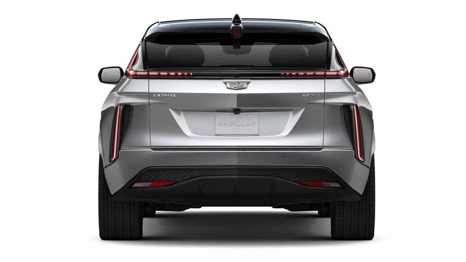 2026 Cadillac Lyriq - Image 6 of 11