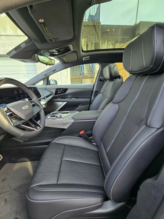 2026 Cadillac Optiq - Image 4 of 13