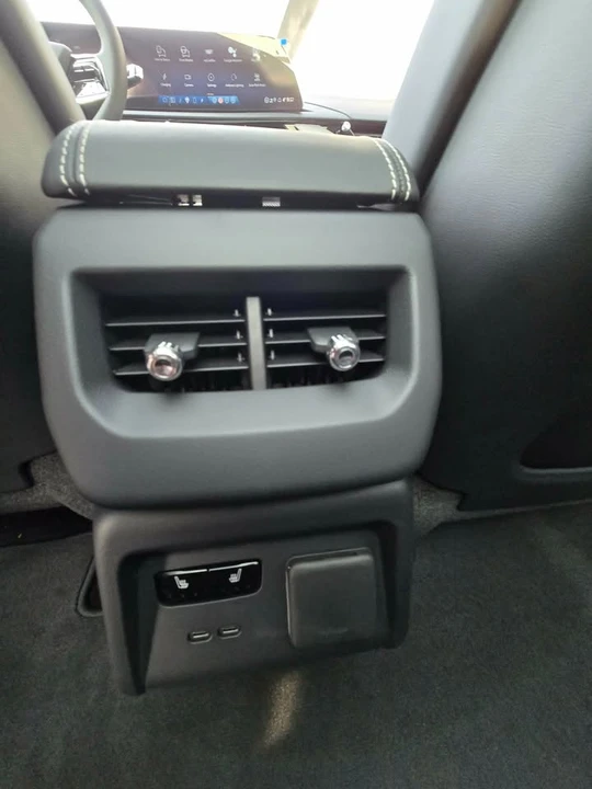 2026 Cadillac Optiq - Image 7 of 13