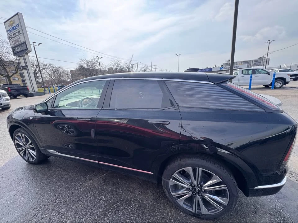 2026 Cadillac Optiq - Image 7 of 15