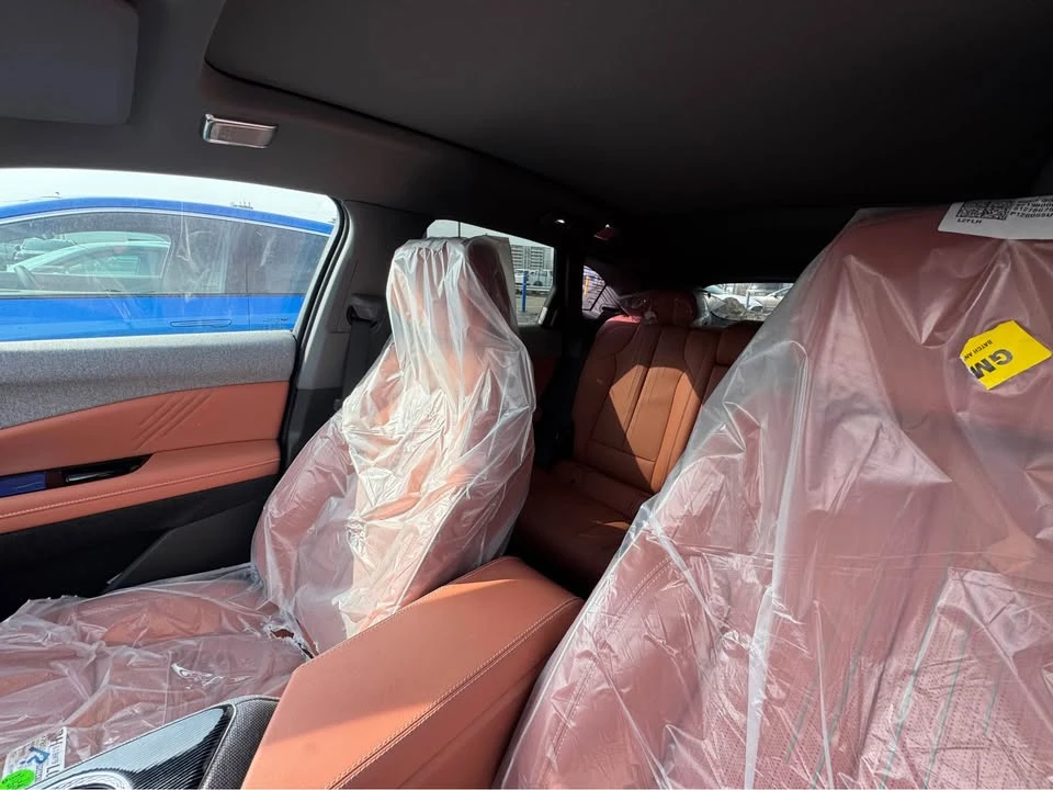 2026 Cadillac Optiq - Image 14 of 15