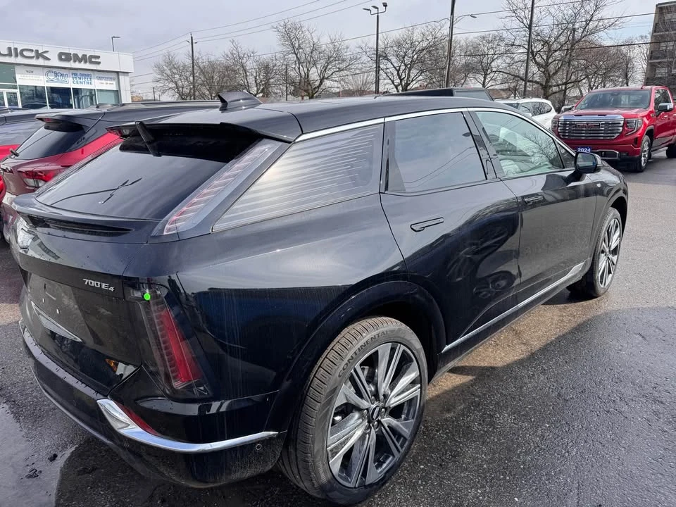 2026 Cadillac Optiq - Image 4 of 15