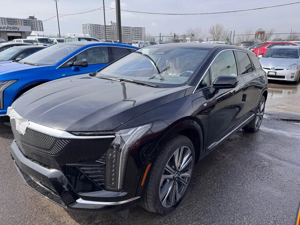 2026 Cadillac Optiq - Image 8 of 15