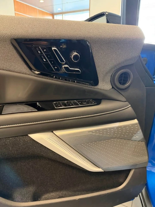 2026 Cadillac Optiq - Image 8 of 15