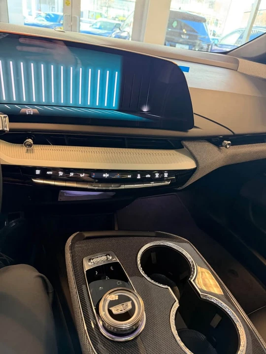2026 Cadillac Optiq - Image 12 of 15