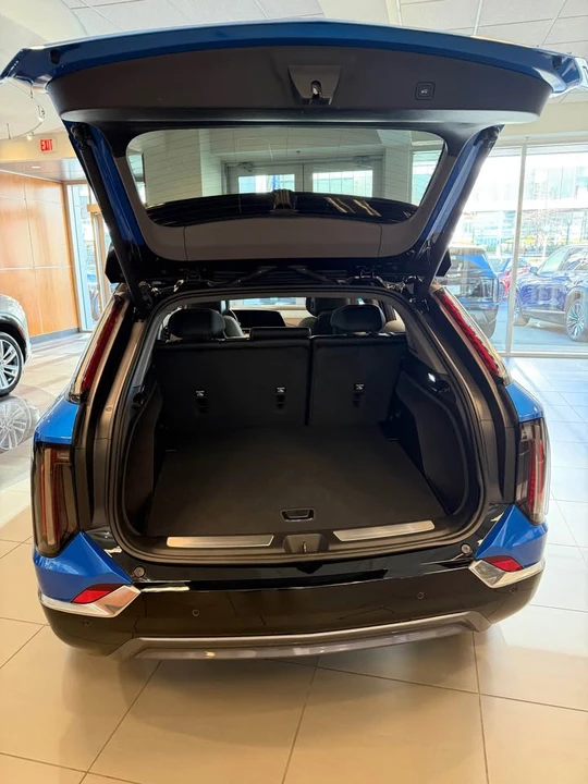 2026 Cadillac Optiq - Image 5 of 15