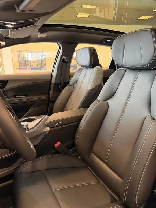 2026 Cadillac Optiq - Image 10 of 15