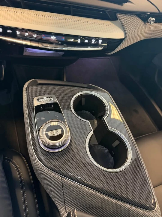 2026 Cadillac Optiq - Image 13 of 15