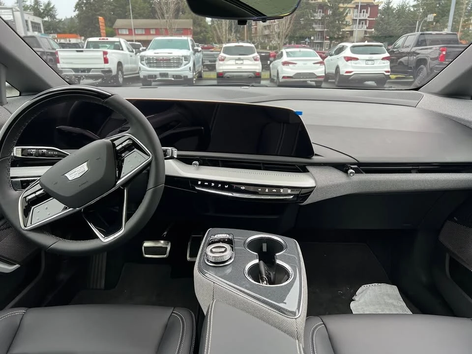 2026 Cadillac Optiq - Image 10 of 11