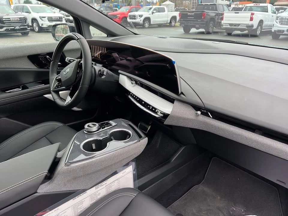 2026 Cadillac Optiq - Image 9 of 11