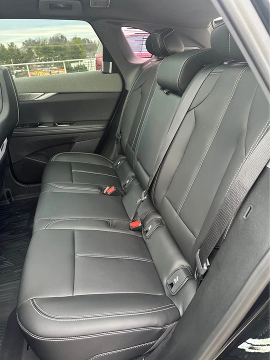 2026 Cadillac Optiq - Image 6 of 10