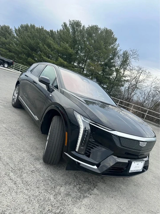 2026 Cadillac Optiq - Image 2 of 10