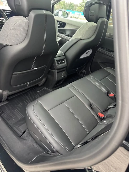 2026 Cadillac Optiq - Image 7 of 10