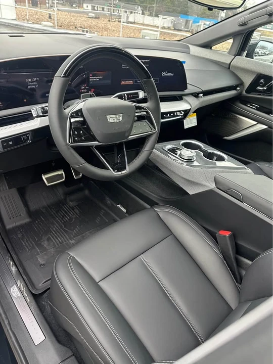 2026 Cadillac Optiq - Image 9 of 10