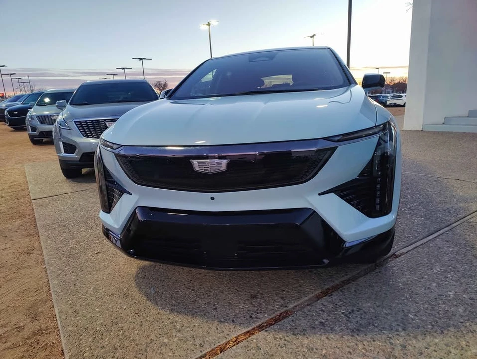 2026 Cadillac Optiq - Image 14 of 20