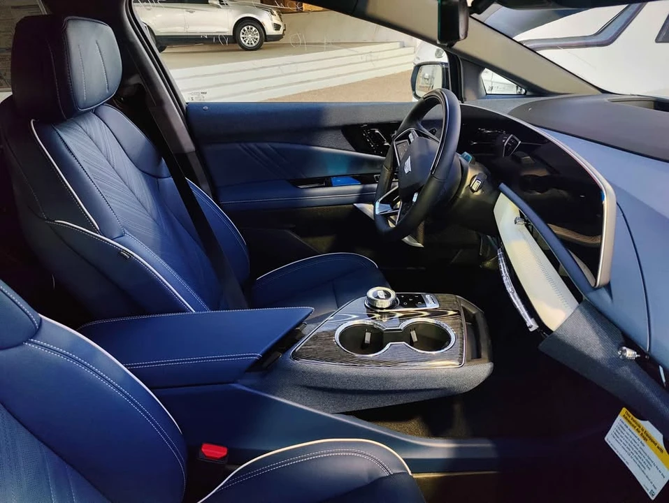 2026 Cadillac Optiq - Image 13 of 20