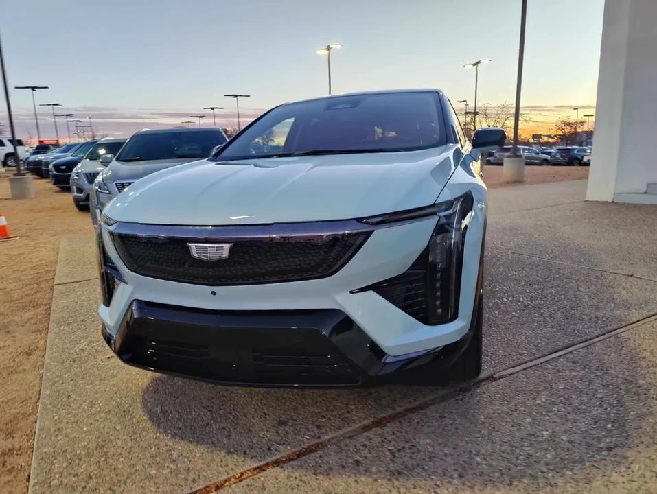 2026 Cadillac Optiq - Image 15 of 20