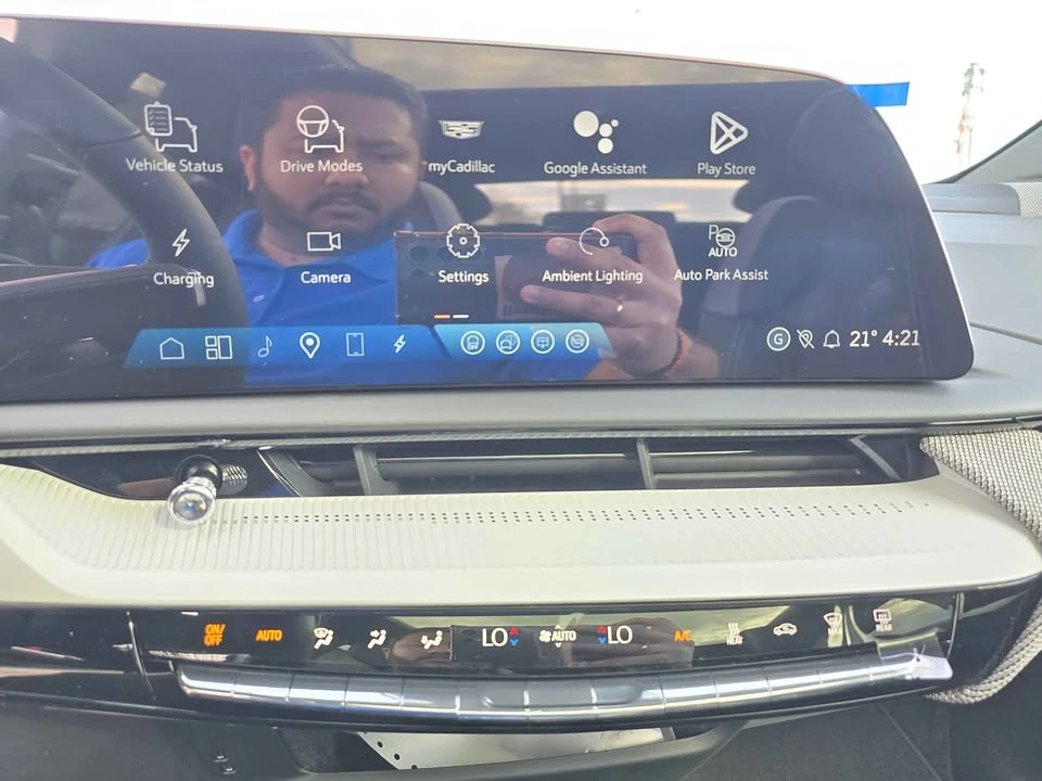 2026 Cadillac Optiq - Image 8 of 16