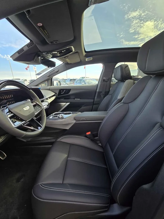 2026 Cadillac Optiq - Image 3 of 16